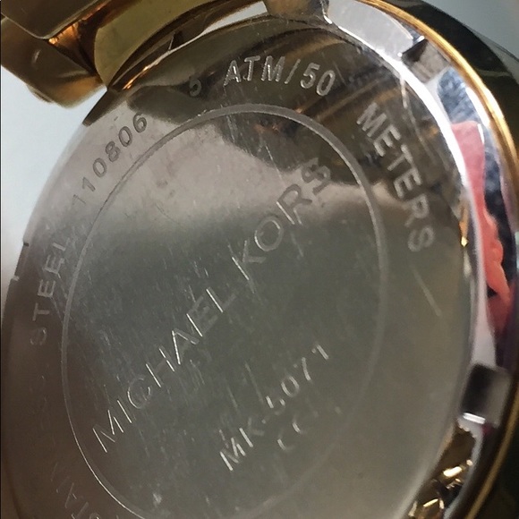 Michael Kors Gold Mother of Pearl Analog Watch - Picture 8 of 8